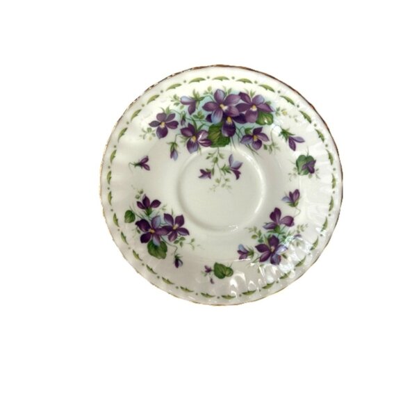 Royal Albert "February" Violet Teacup & Saucer Set - Picture 3 of 8